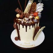 CHOCOLATE-DRIP-CAKE